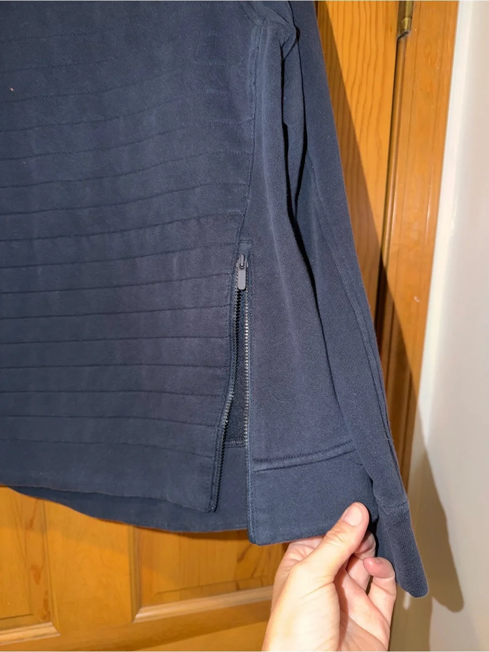 Lululemon Navy Quilted Front Pullover Sweatshirt Side Zips Size 6